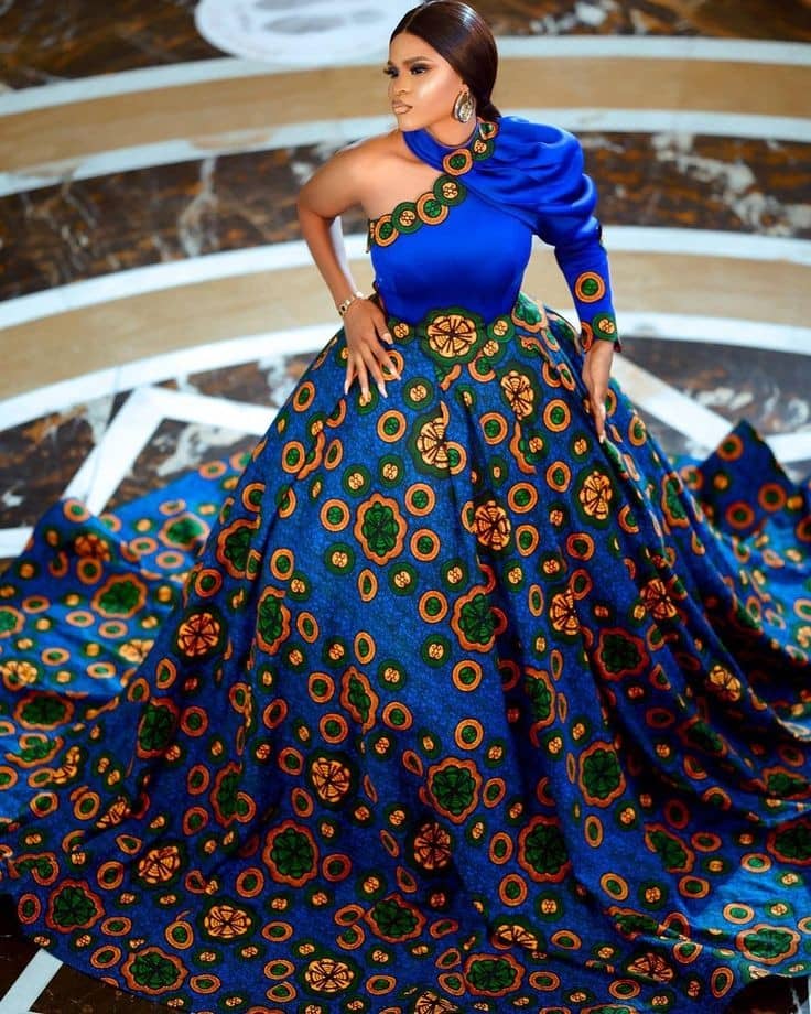 Ladies' African Print Gowns for Special Occasions | Printed gowns, Modest evening  dress, Set dress